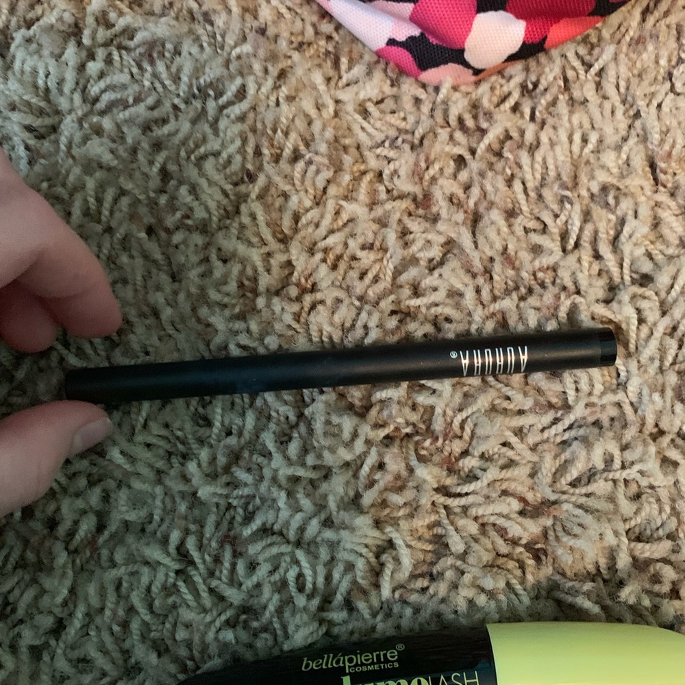 Makeup Bundle - Picture 8 of 8